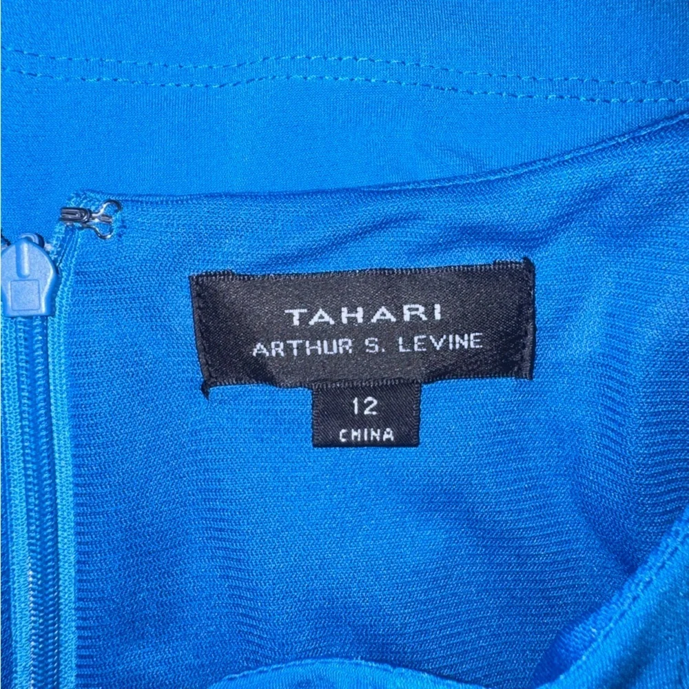 Tahari Arthur S Levine Pleated Dress Women’s 12 Blue 3/4 Sleeve Keyhole Midi